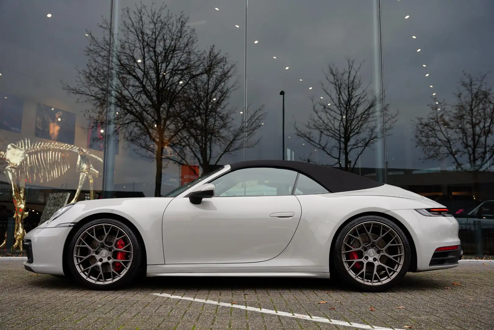 Porsche 992 992 Cabriolet 3.0 Carrera 4 S GERESERVEERD Grijs - 1