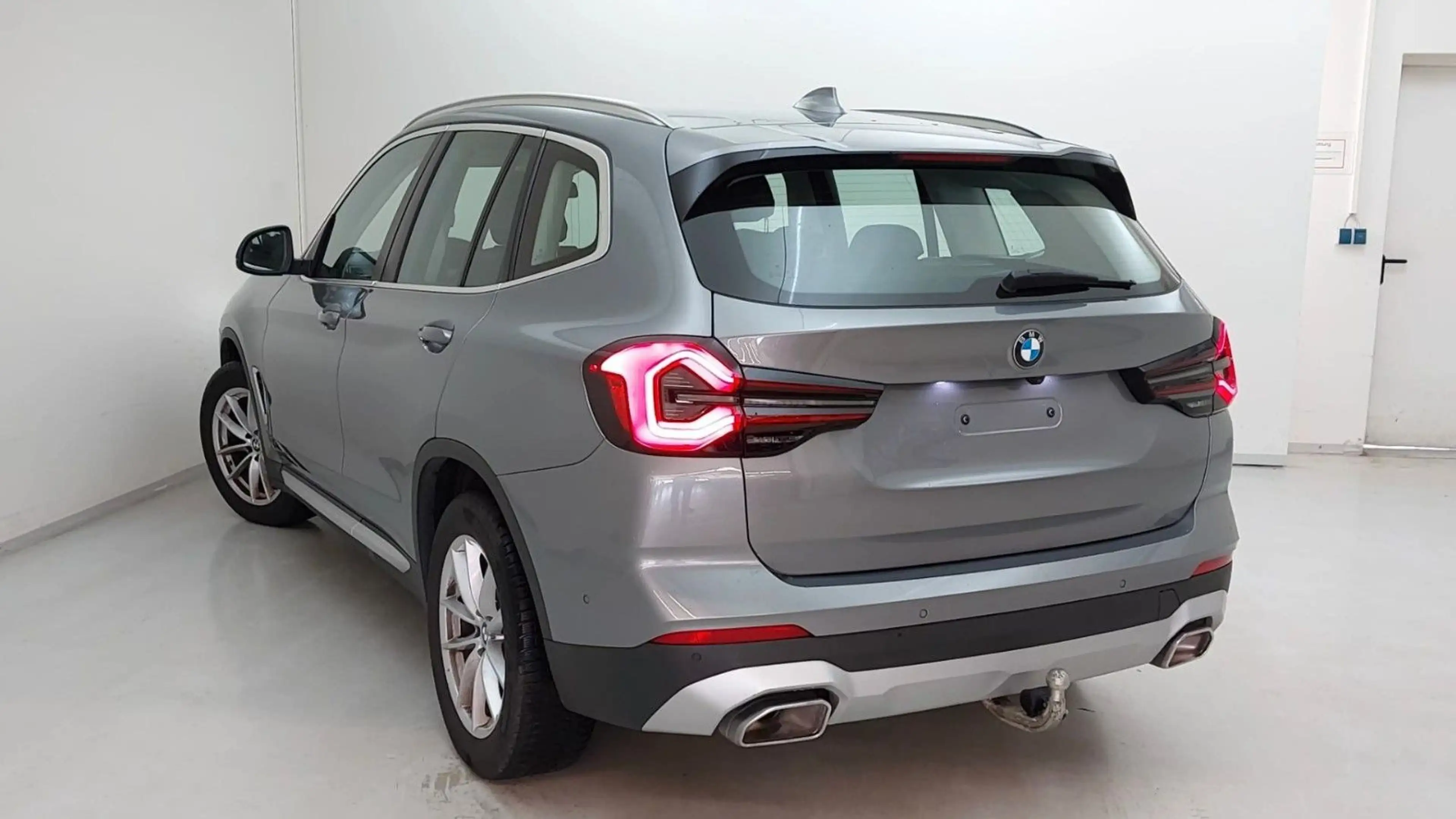 BMW X3 xDrive 20 d /HEAD-UP /LEDER /LASER / AHK/ 1HA — photo 3