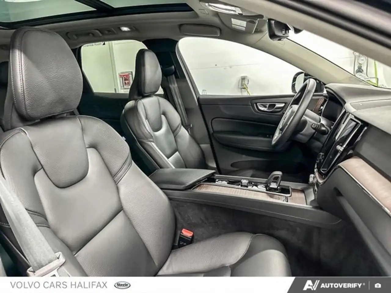 Volvo XC60 снимка Volvo XC60