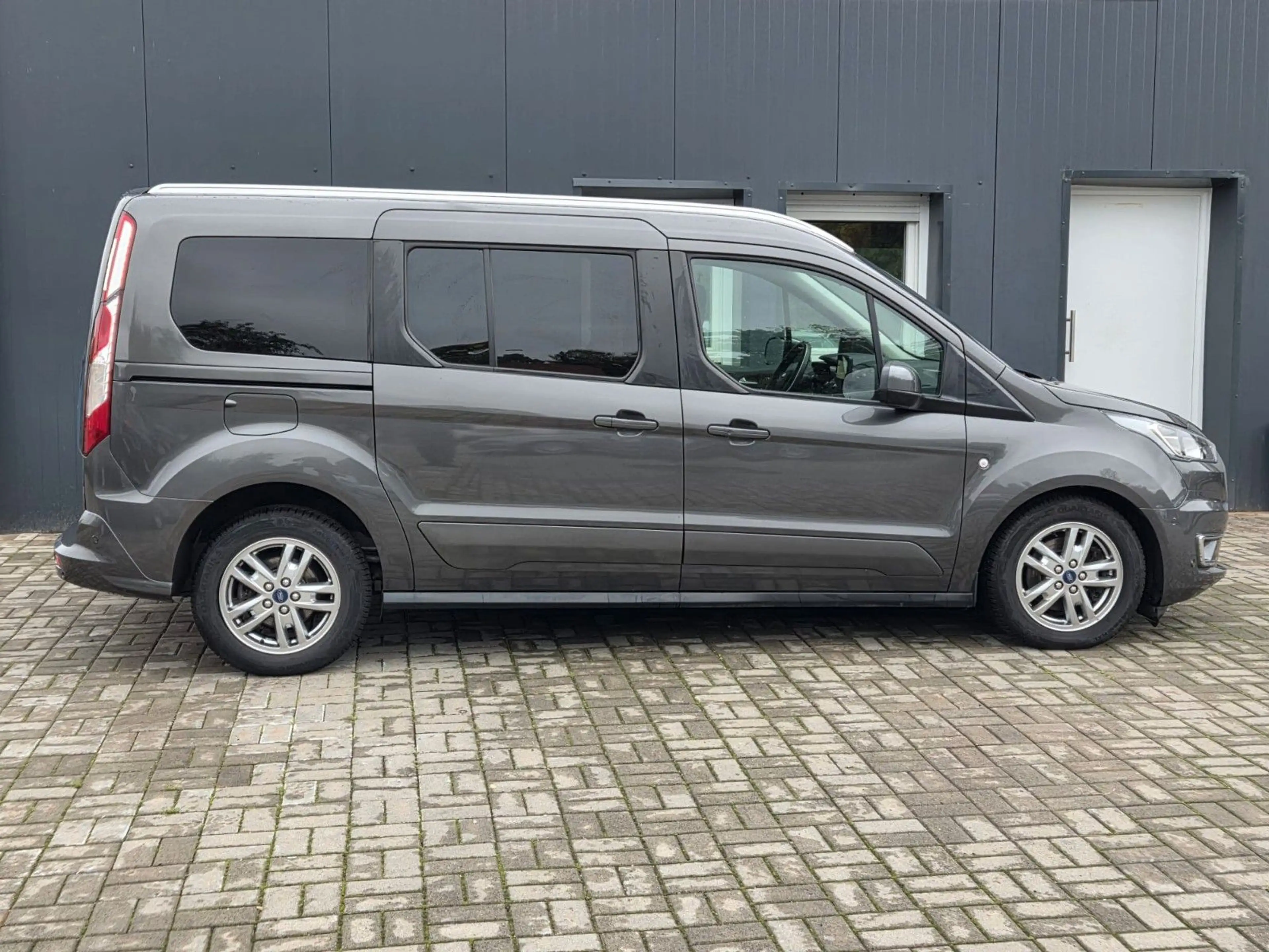 Ford Grand Tourneo Tourneo Connect 1,5 TDCI /7 SITZER /NAVI/TEMP — photo 5