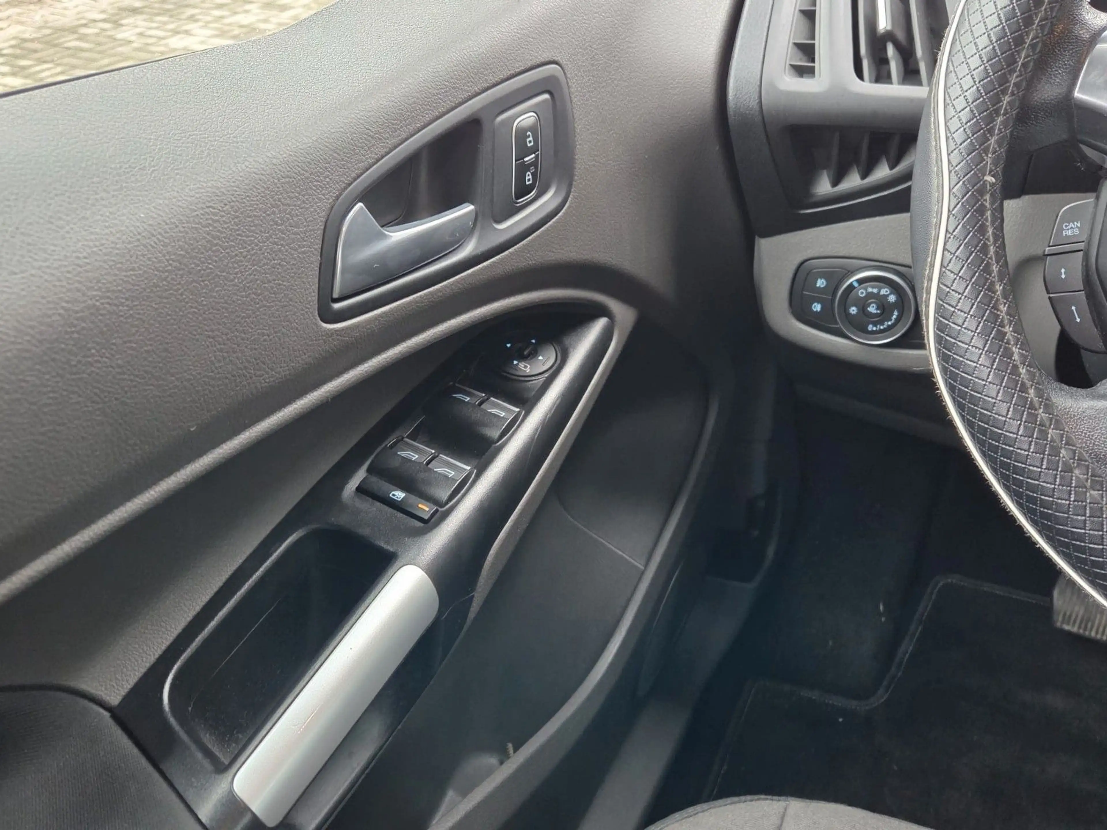Ford Grand Tourneo Tourneo Connect 1,5 TDCI /7 SITZER /NAVI/TEMP — photo 14