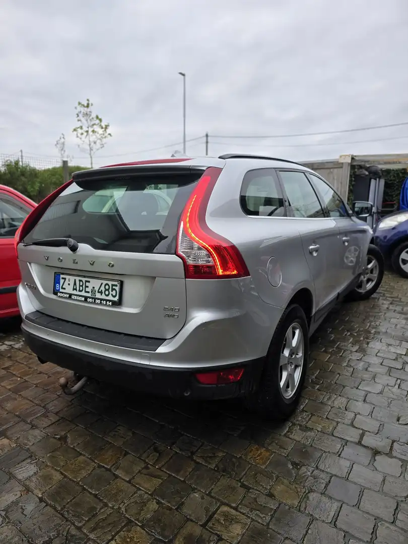 Volvo XC60 D5 AWD Summum Geartronic A - 2