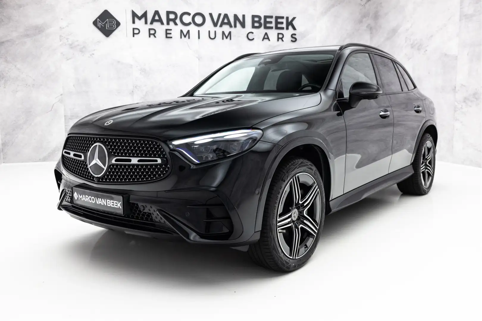 Mercedes-Benz GLC 400 400e 4MATIC AMG Line | Pano | Burmester | E-Trekha Noir - 1