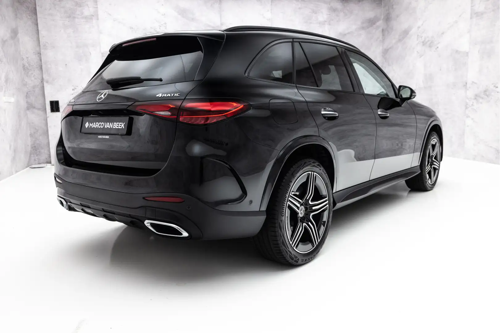 Mercedes-Benz GLC 400 400e 4MATIC AMG Line | Pano | Burmester | E-Trekha Noir - 2