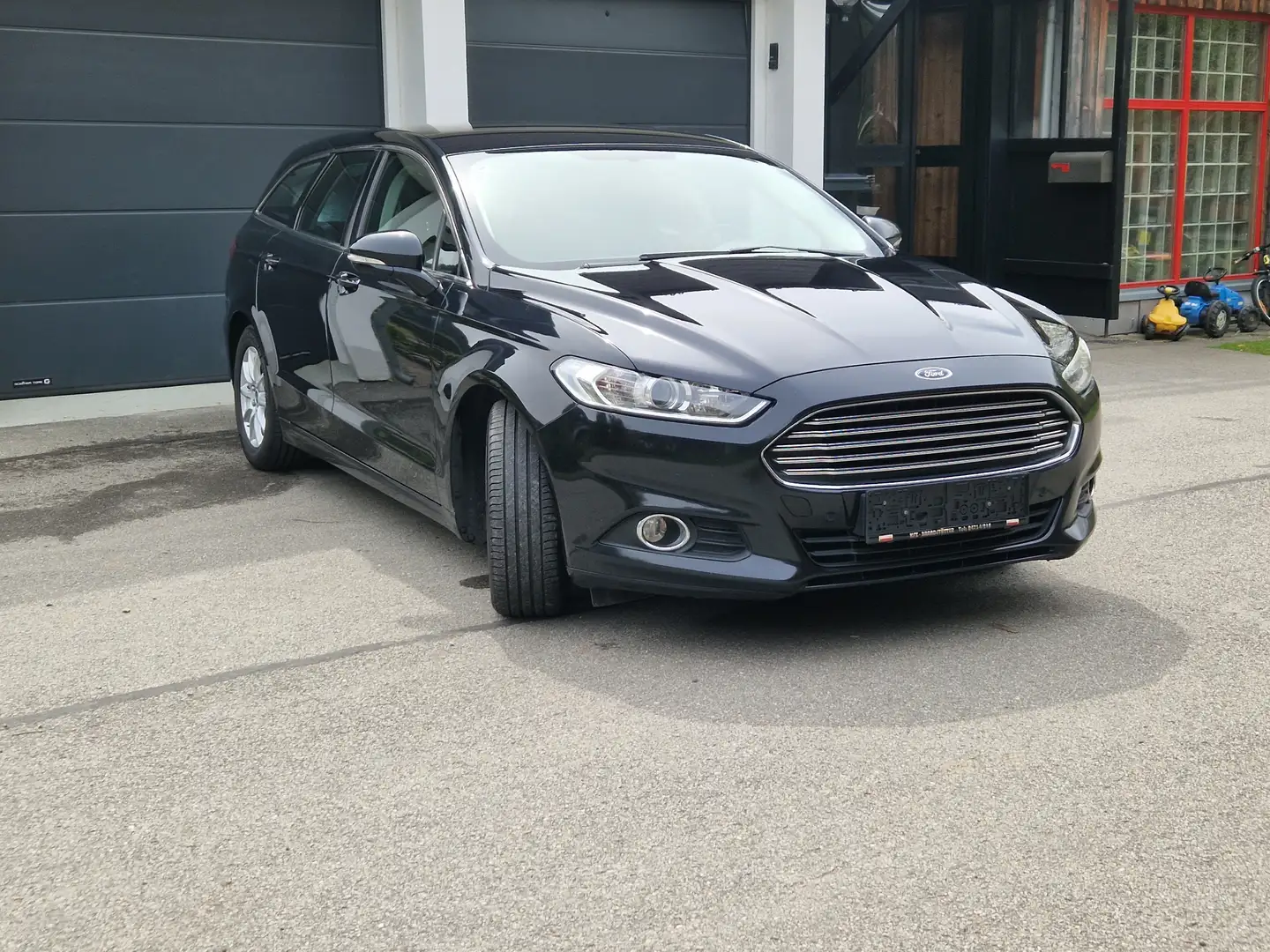 Ford Mondeo Mondeo Traveller Trend 2,0 TDCi Business Fekete - 1