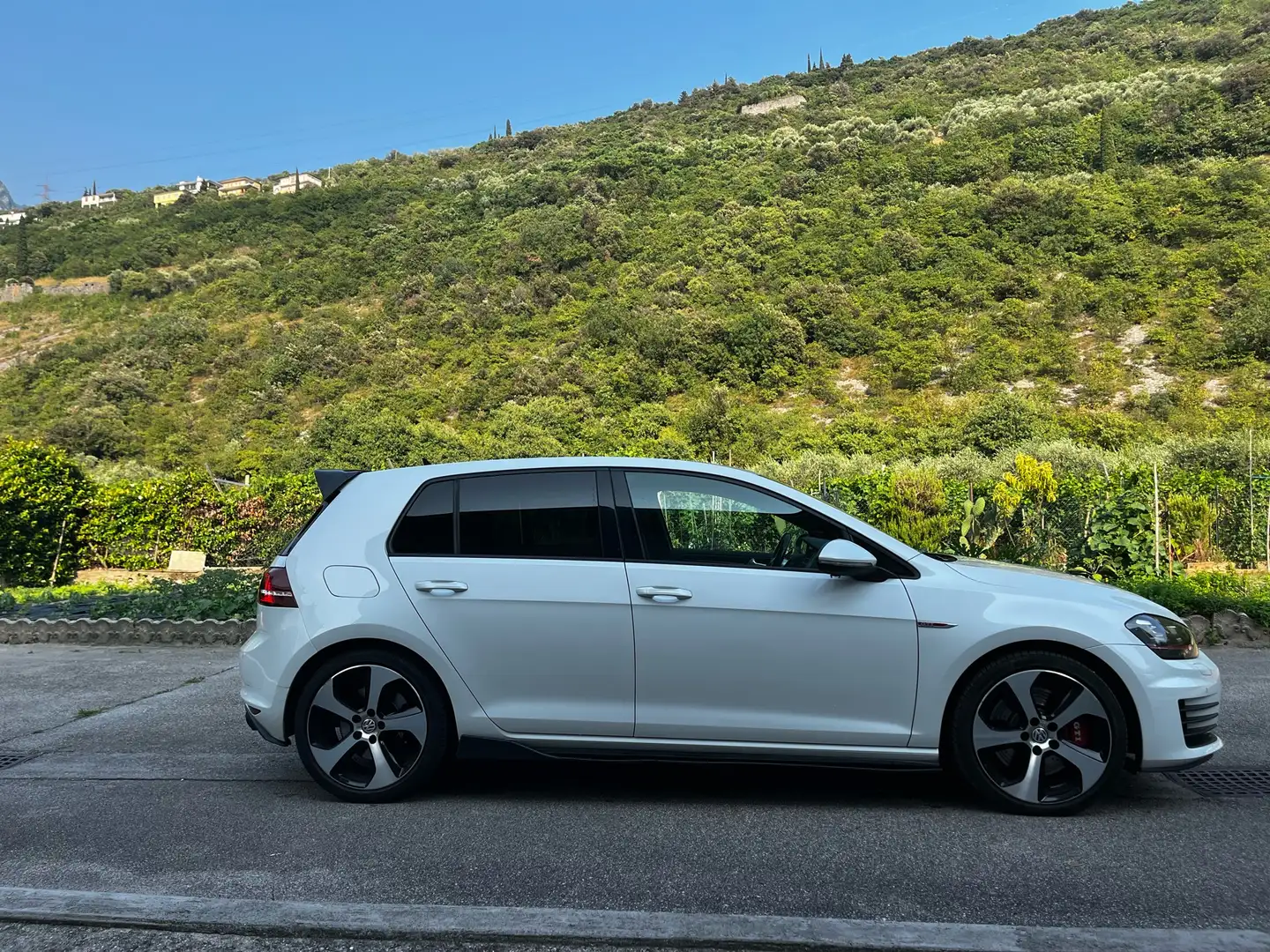 Volkswagen Golf GTI 5p 2.0 tsi Performance dsg Bianco - 2