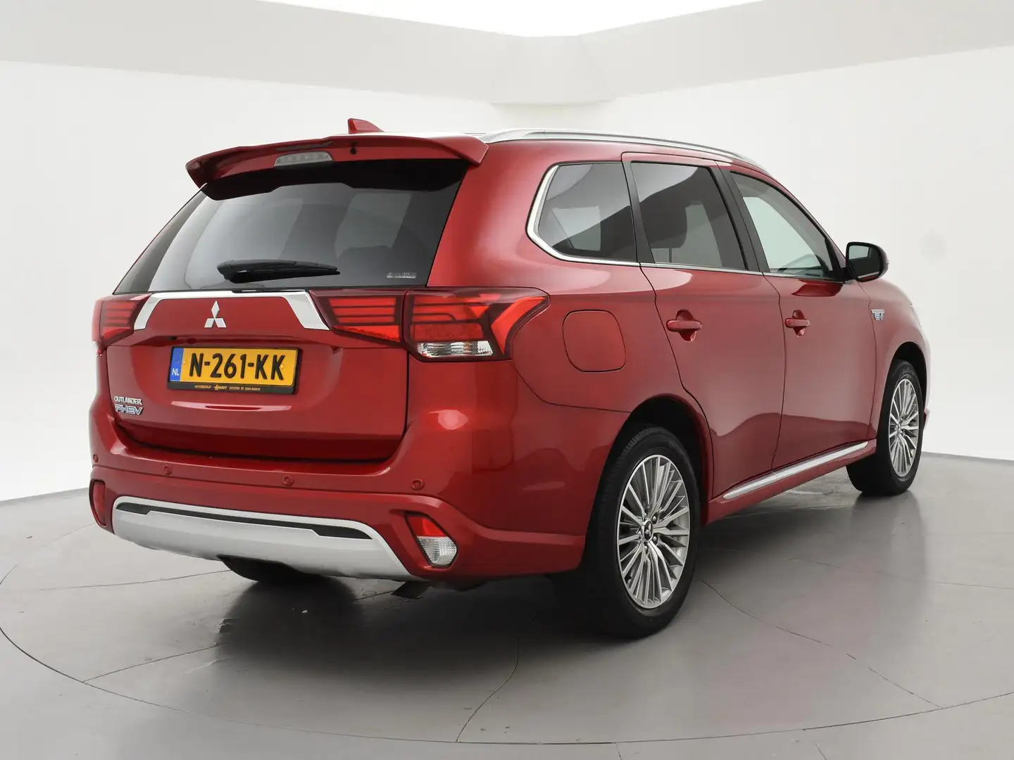 Mitsubishi Outlander 2.4 PHEV 4WD AUT. INTENSE *BTW* + AFN. TREKHAAK | Rood - 2