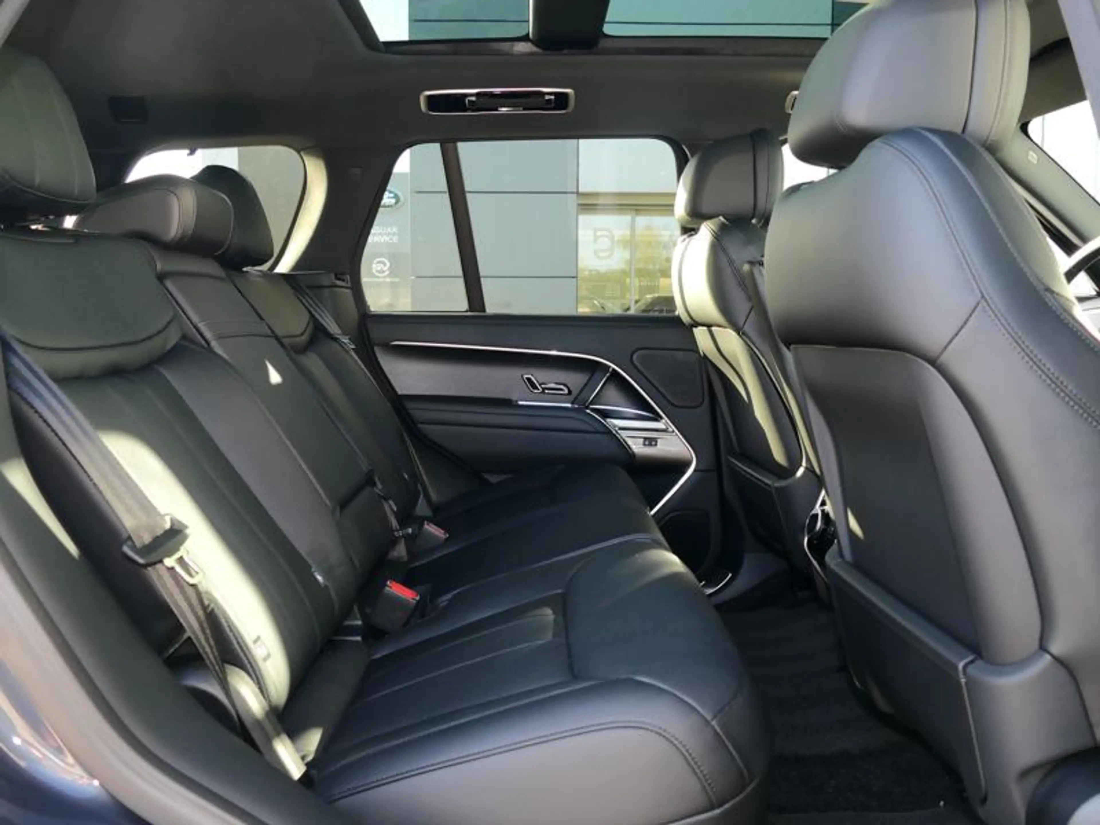 Land Rover Range Rover SWB P460e HSE | AIR SUSP | TOWB | SEAT VENT — photo 7