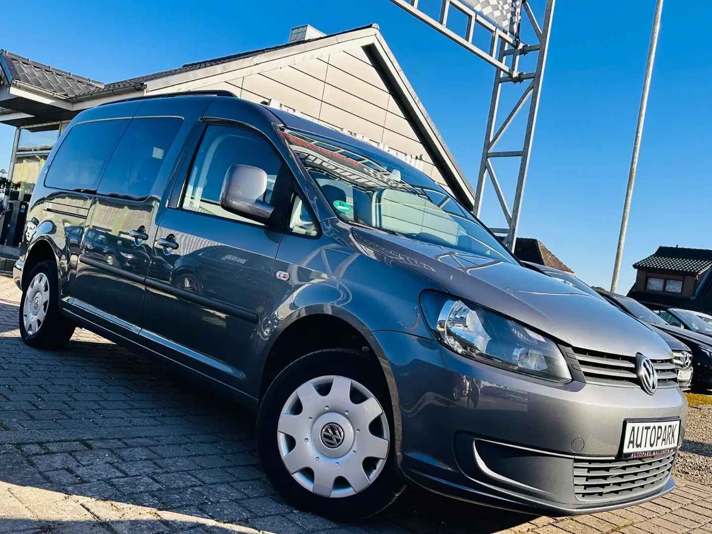 Volkswagen Caddy Maxi Tramper *BETT*CAMPER*STANDHEIZUNG* Серый - 1
