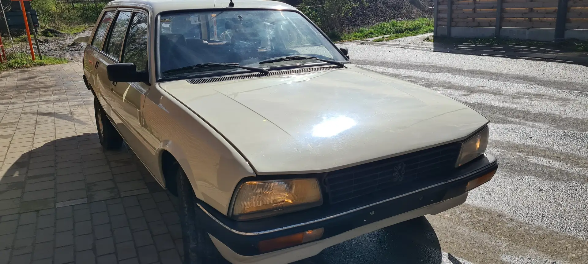 Peugeot 505 1 Propriétaire - 7 places - salon complet Beige - 1