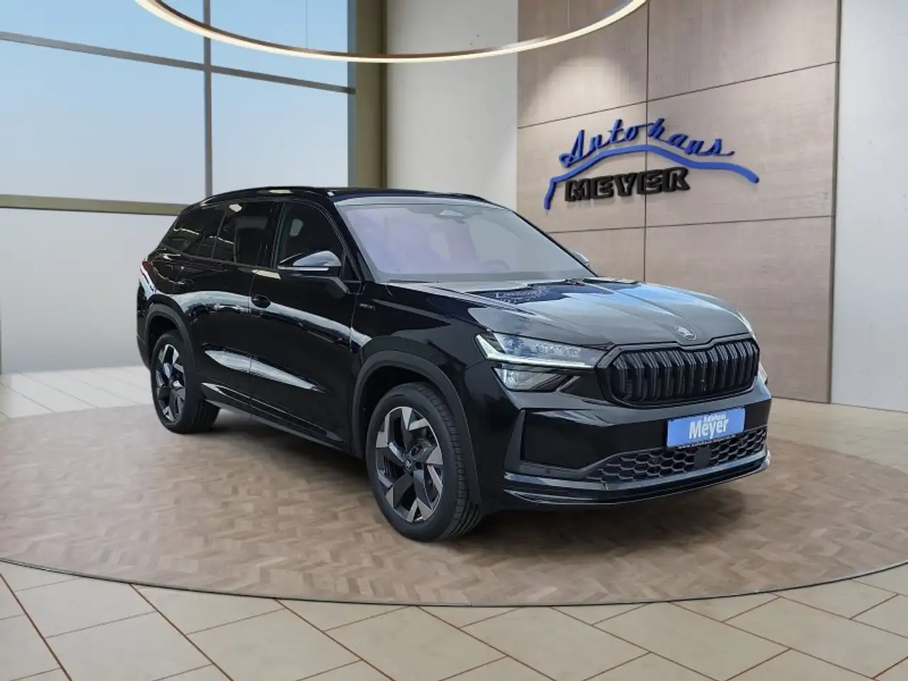Skoda Kodiaq Sportline 1,5TSI DSG aAHK/5*J.Gar/Matrix/Navi/ACC/ 2026 — миниатюра 1