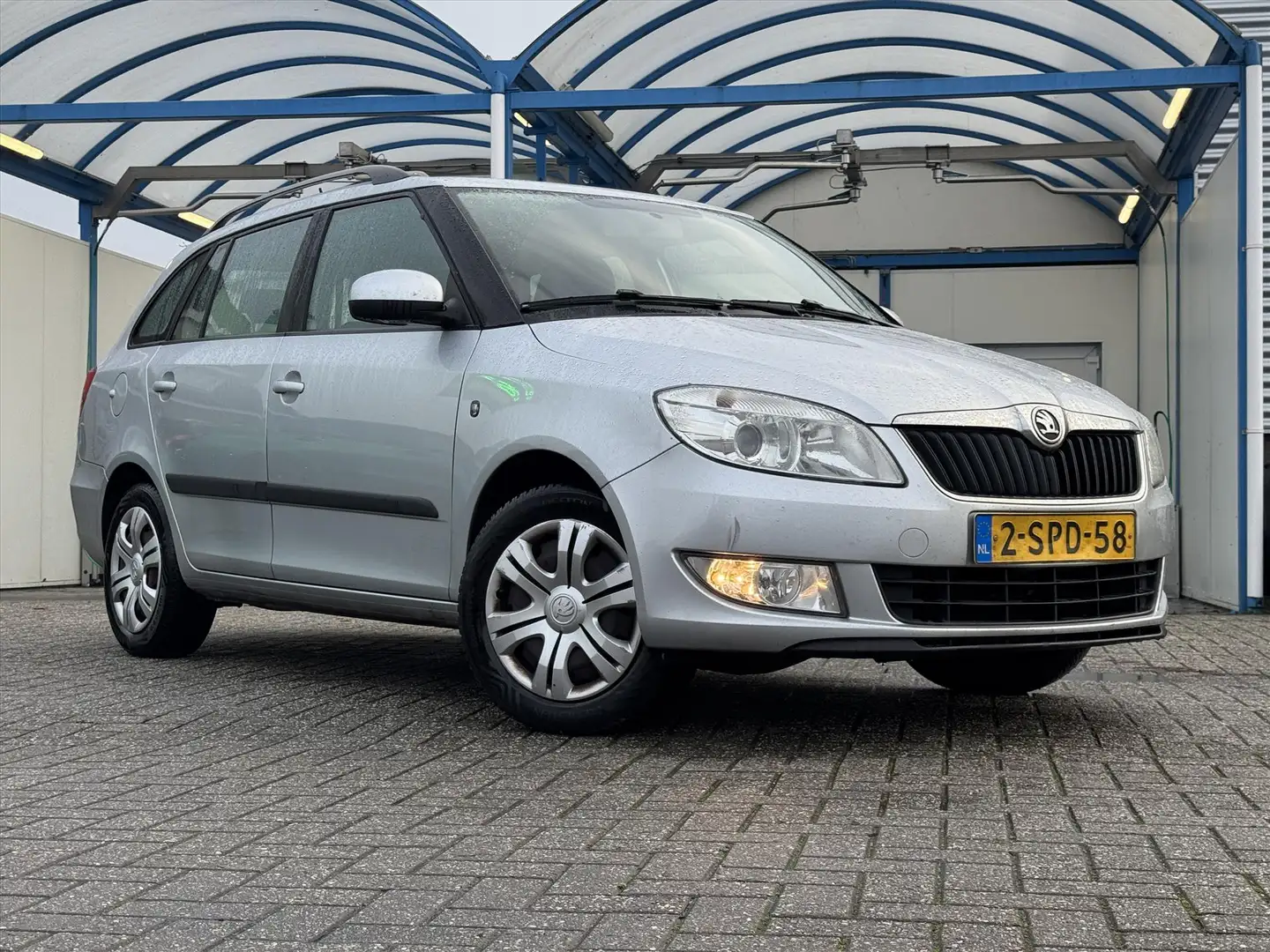 Skoda Fabia 1.2 TSI COMBI / Org NL / Trekhaak / Cruise / Navi Grau - 2
