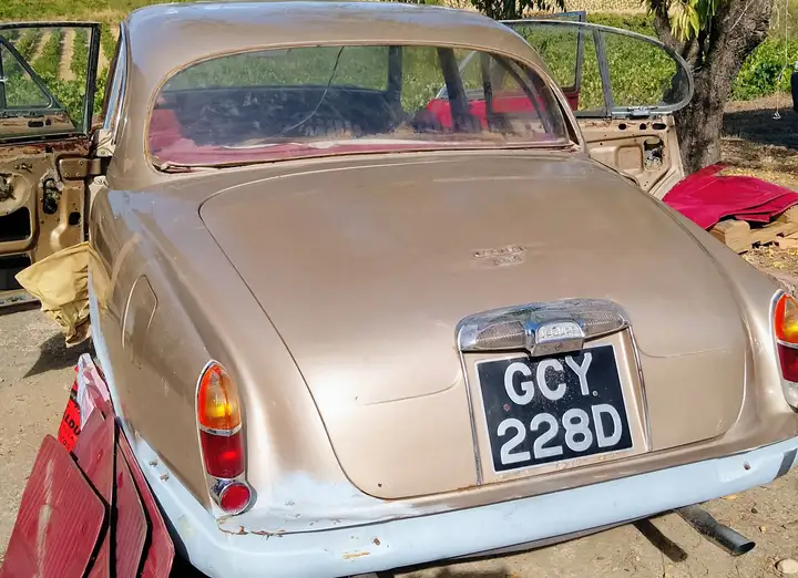 Jaguar S-Type 1966, foto 12