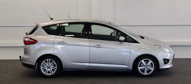 Ford C-Max view 5