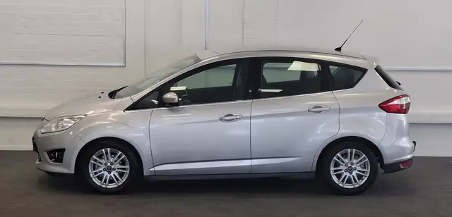 Ford C-Max view 4