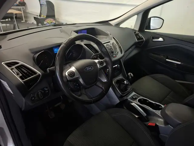 Ford C-Max view 12