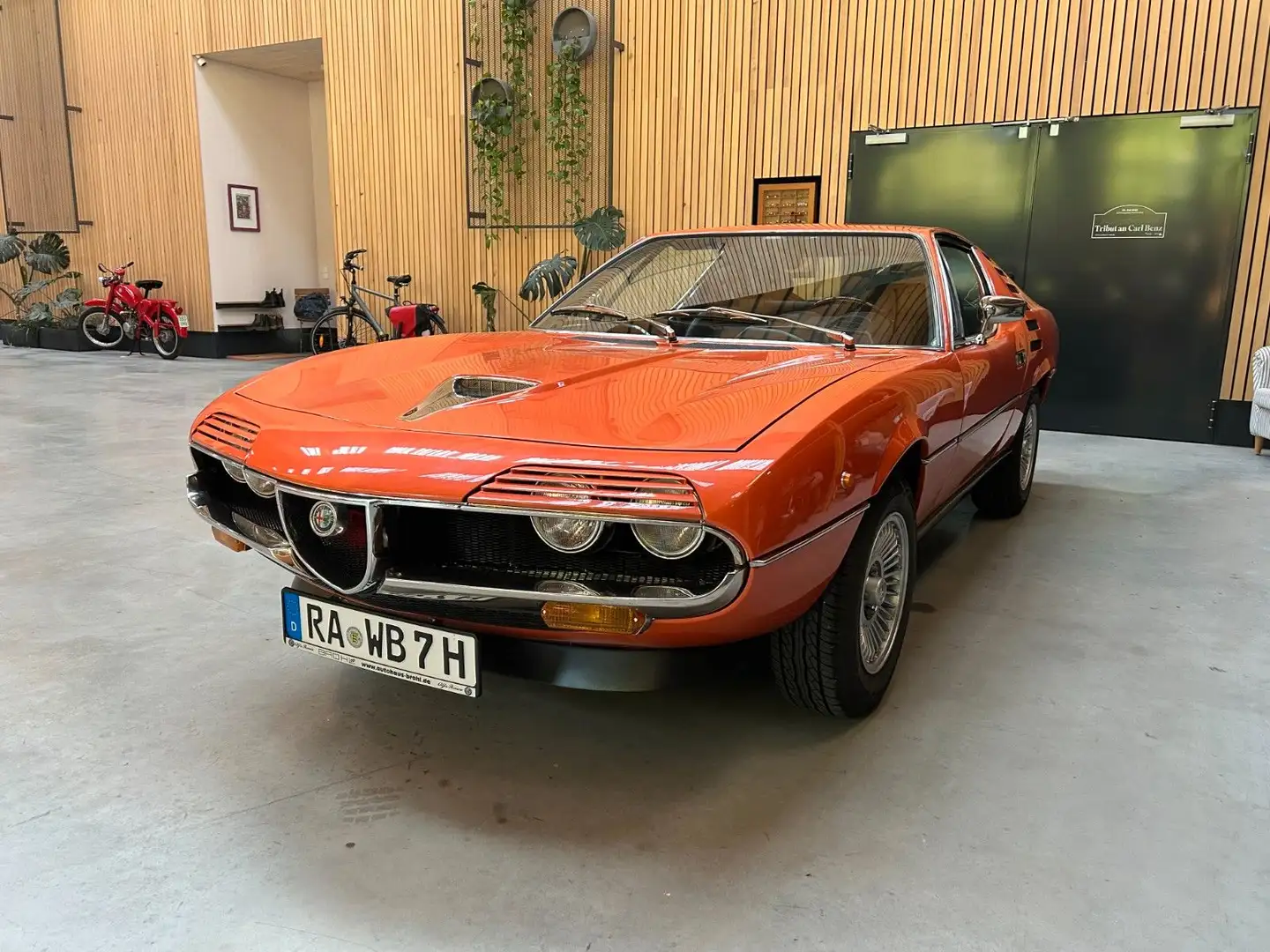 Alfa Romeo Montreal Оранжевий - 1