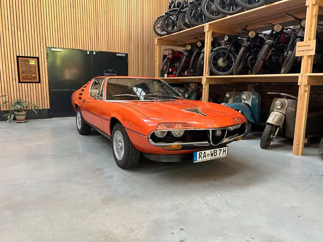 Alfa Romeo Montreal