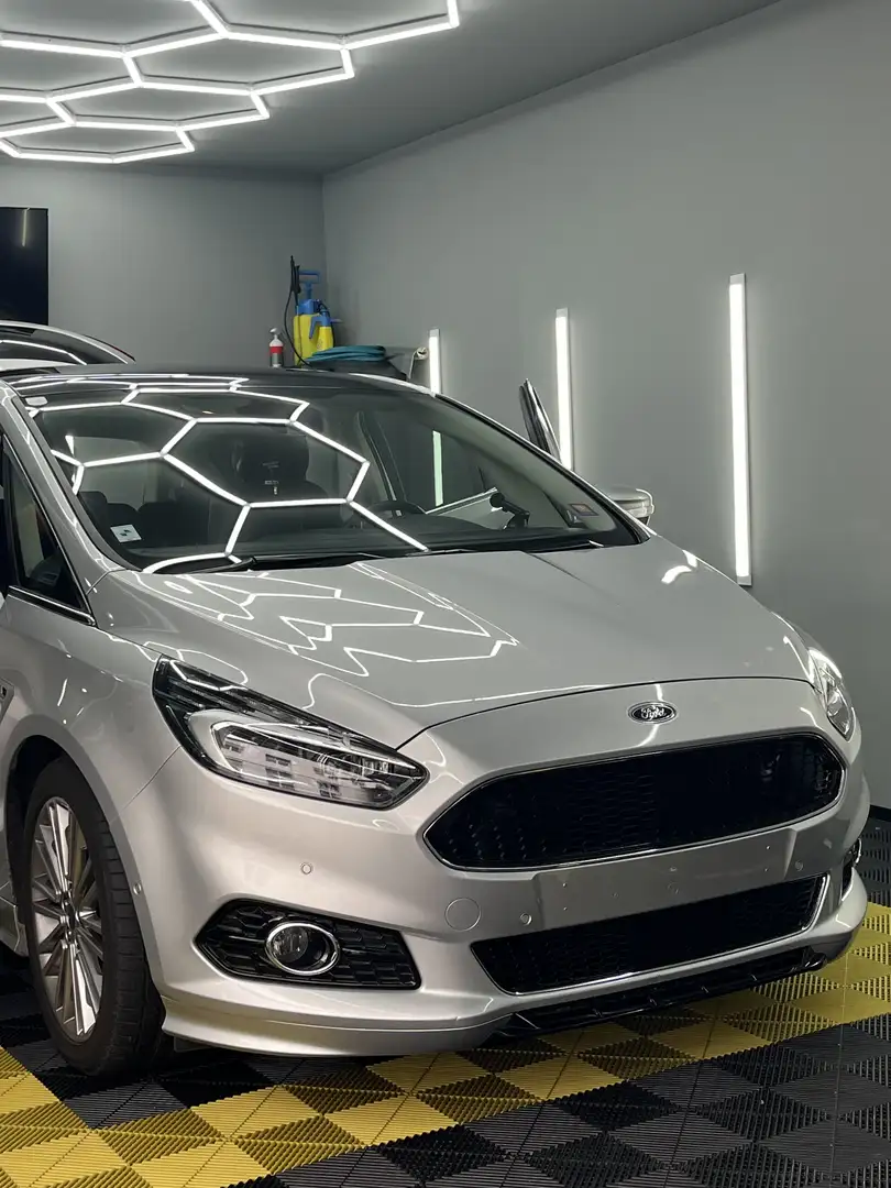 Ford S-Max - 1