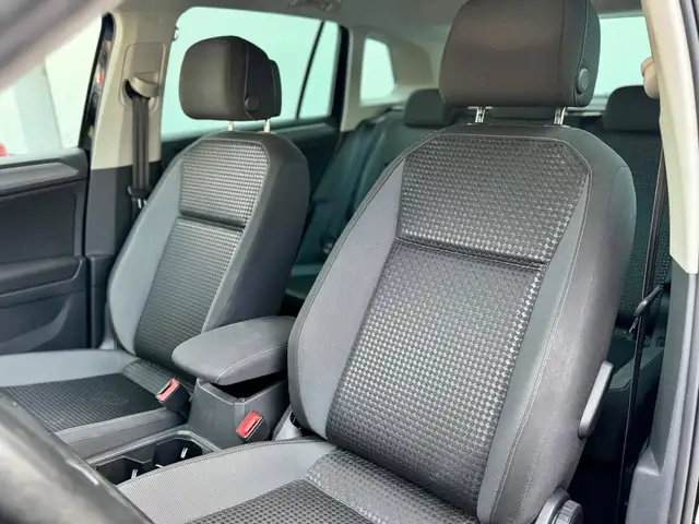 Volkswagen Tiguan view 9