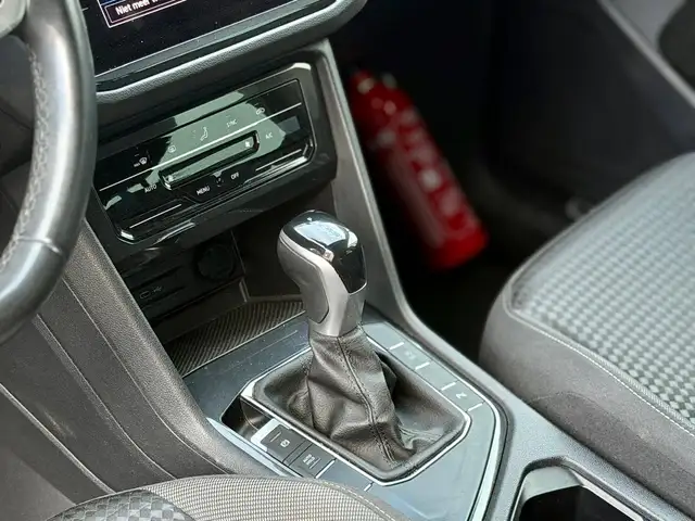 Volkswagen Tiguan view 12