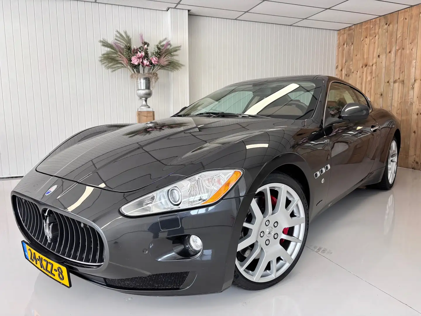 Maserati GranTurismo 4.7 S, ORIGINEEL NEDERLANDS, NAP, ZEER NETTE AUTO. Grijs - 1