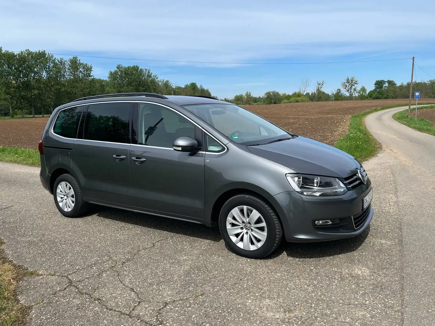 Volkswagen Sharan Sharan 2.0 TDI DSG (BlueMotion Technology) Trendli Grau - 1