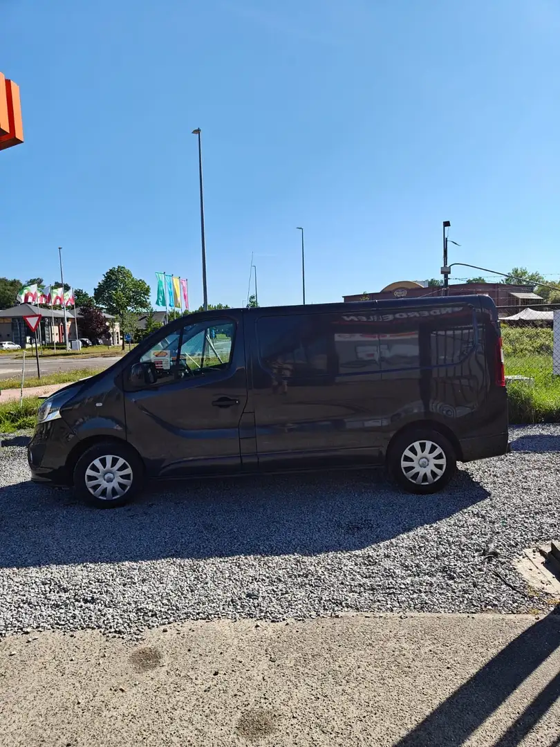 Opel Vivaro 2.5 CDTI L1H1 Life Zwart - 2