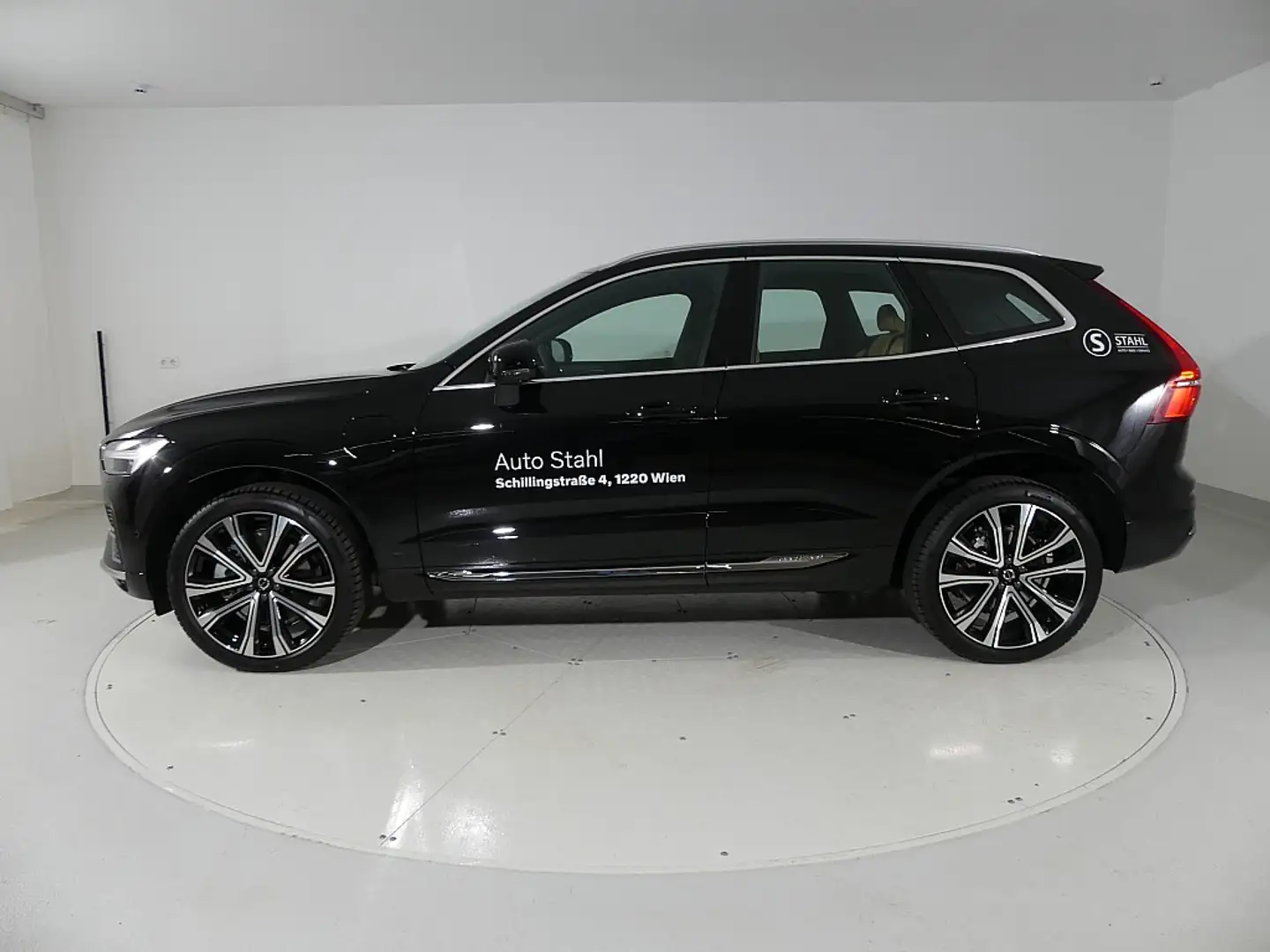 Volvo XC60 T8 AWD Recharge PHEV Ultimate Briight Geartronic Noir - 2