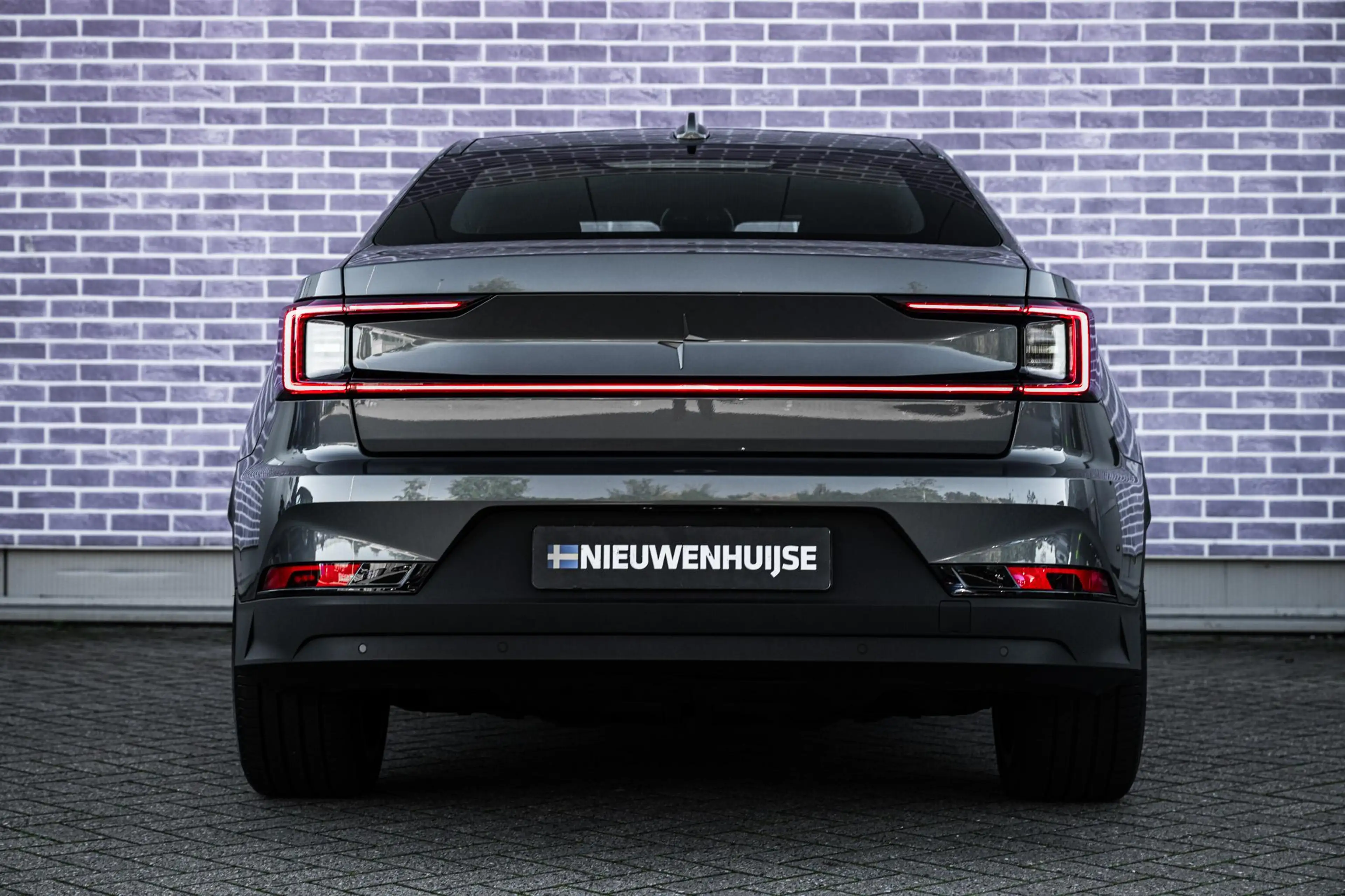 Polestar 2 Long Range Single Motor Plus 82 kWh — photo 10