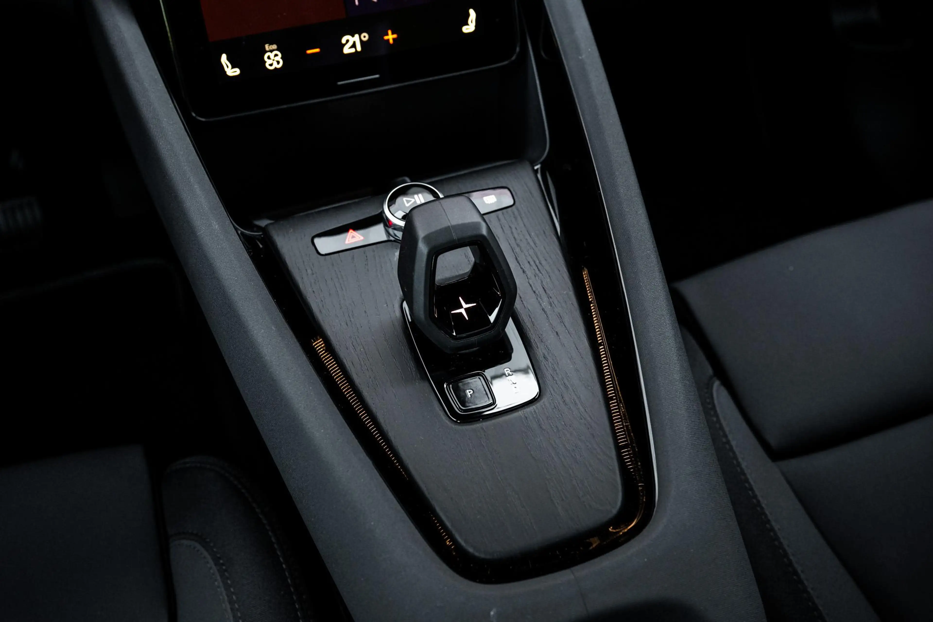Polestar 2 Long Range Single Motor Plus 82 kWh — photo 15