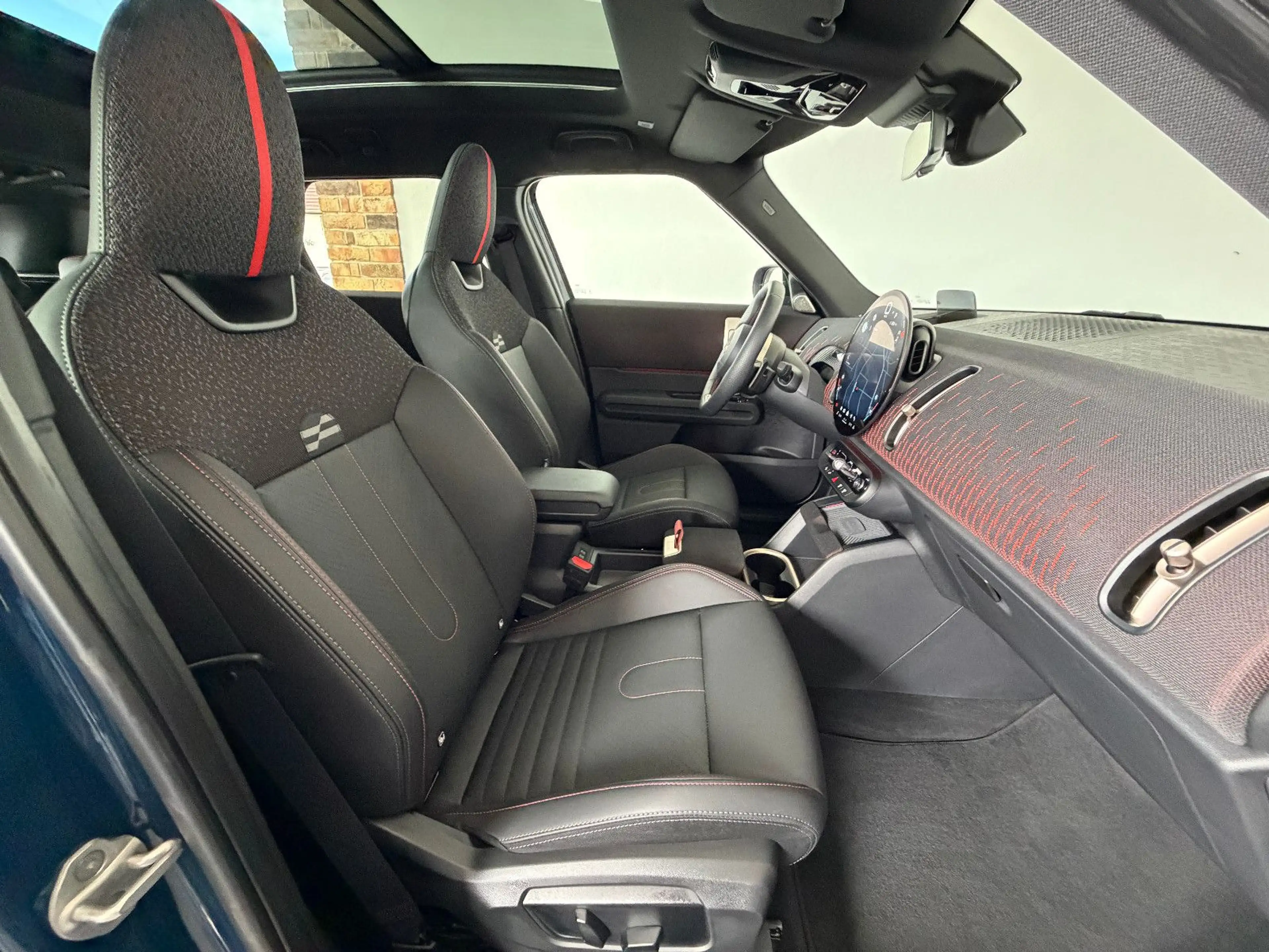 MINI John Cooper Works Countryman JCW Countryman XL DAProf JCW Sitze HUD PANO AHK — photo 12