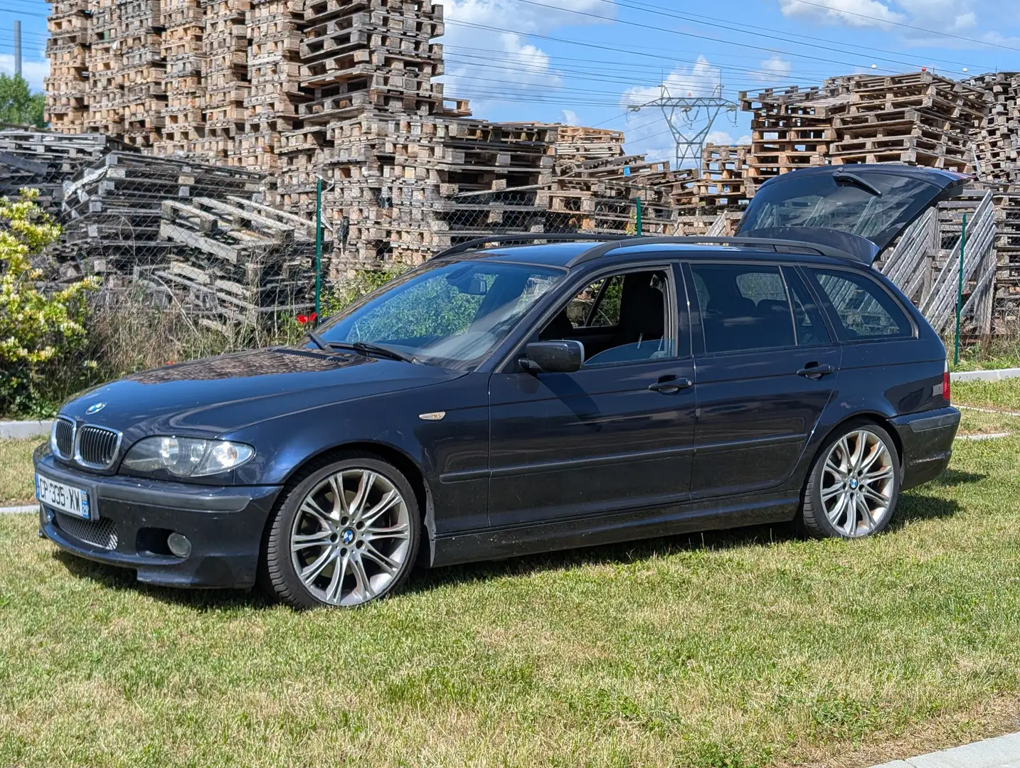 BMW 330 Touring Pack M2 Individual BVA Bleu - 1