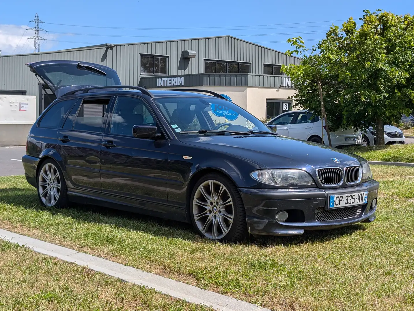 BMW 330 Touring Pack M2 Individual BVA Bleu - 2