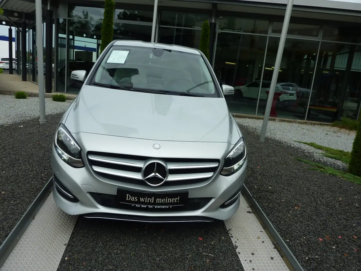 Mercedes-Benz B 180 8fach bereift+Rückfahrkamera Silber - 1