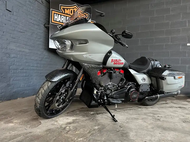 Harley-Davidson Road Glide - foto 4