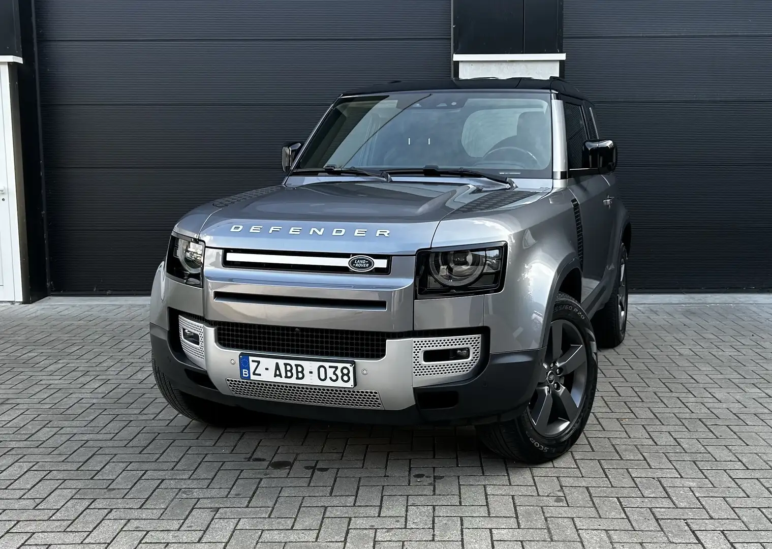 Land Rover Defender 90 D250 SE (lichtevracht) - 1