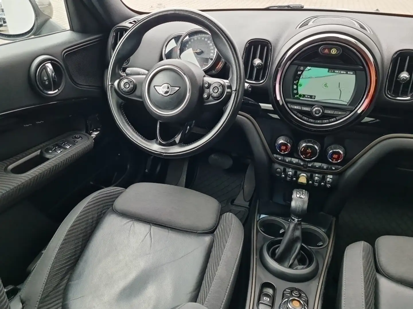 MINI Cooper SE Countryman A Pepper Navi.Pano.Komfzg Silber - 2