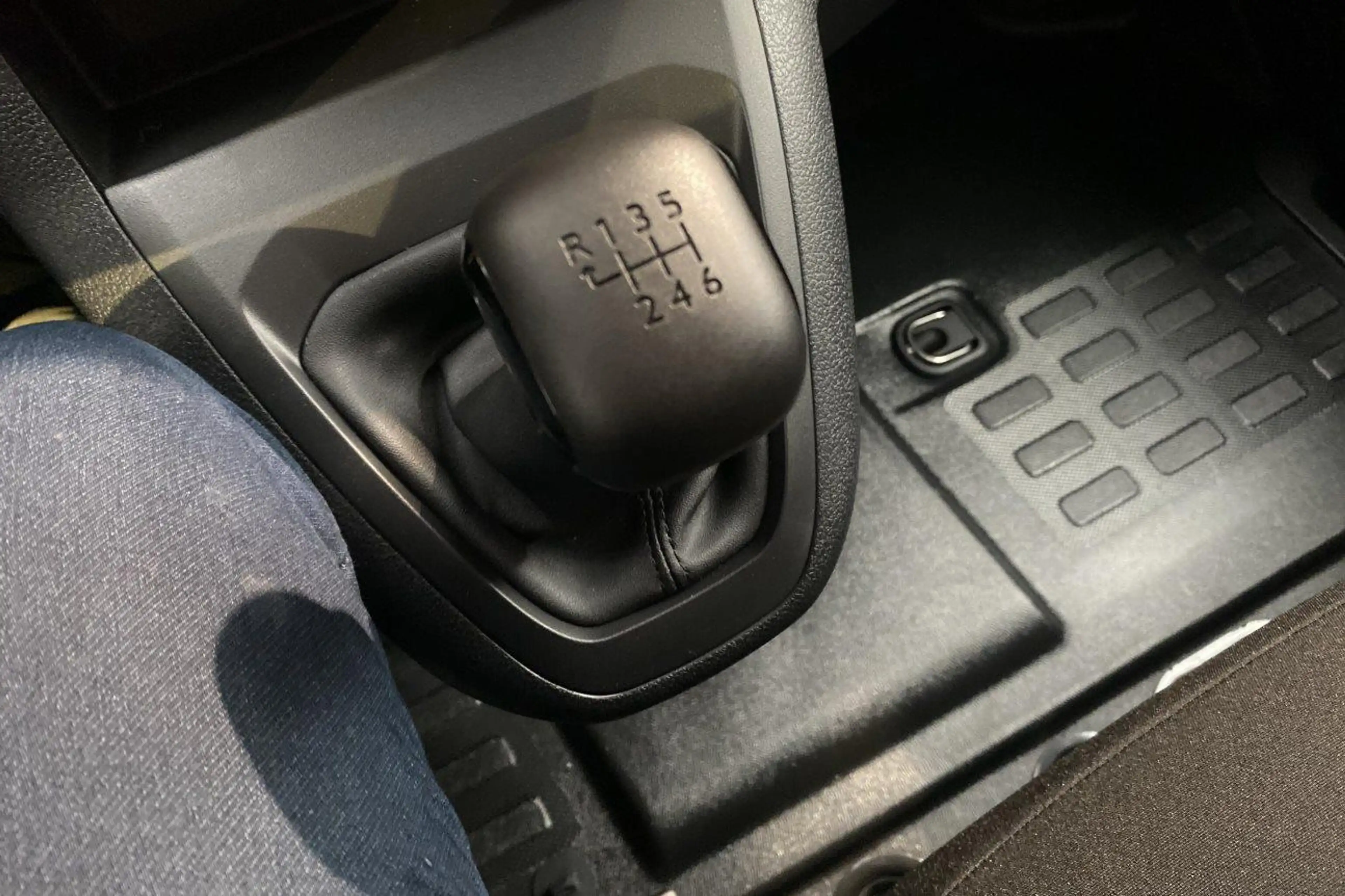 Peugeot Expert Premium — photo 15