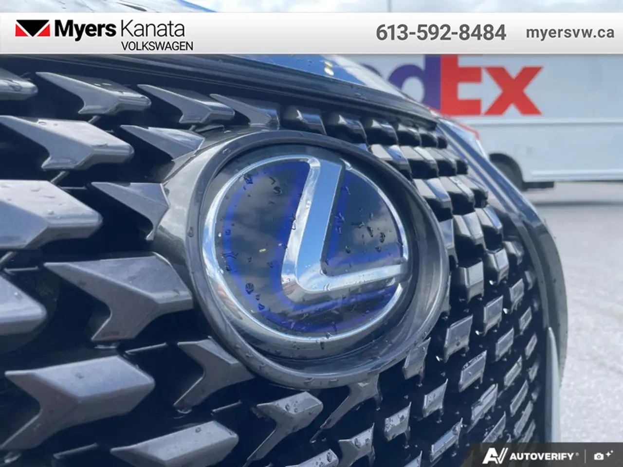 Lexus UX снимка Lexus UX