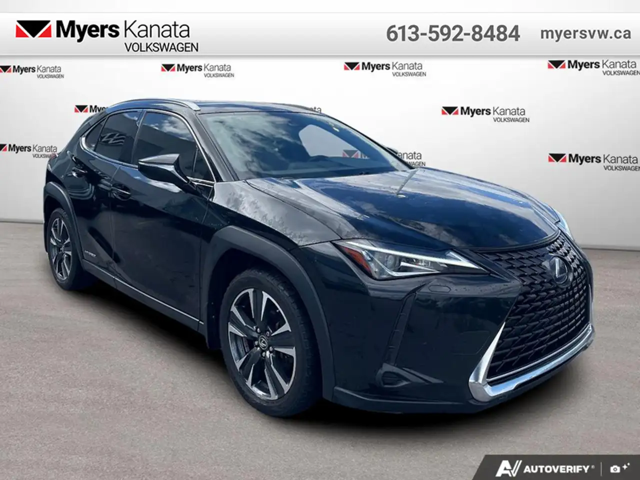 Lexus UX снимка Lexus UX