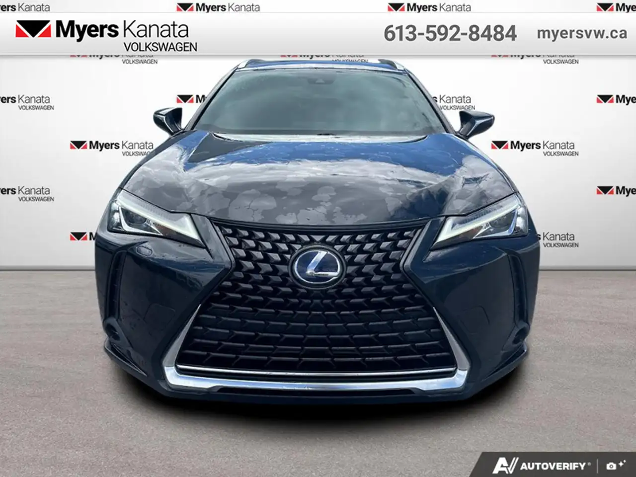 Lexus UX снимка Lexus UX