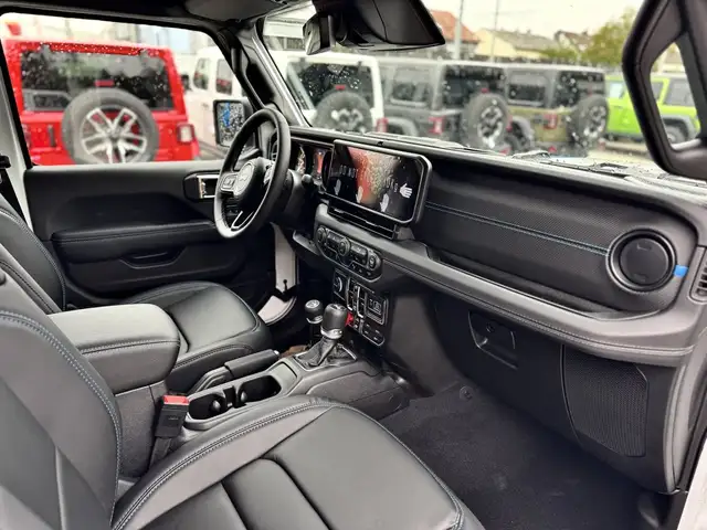 Jeep Wrangler view 9
