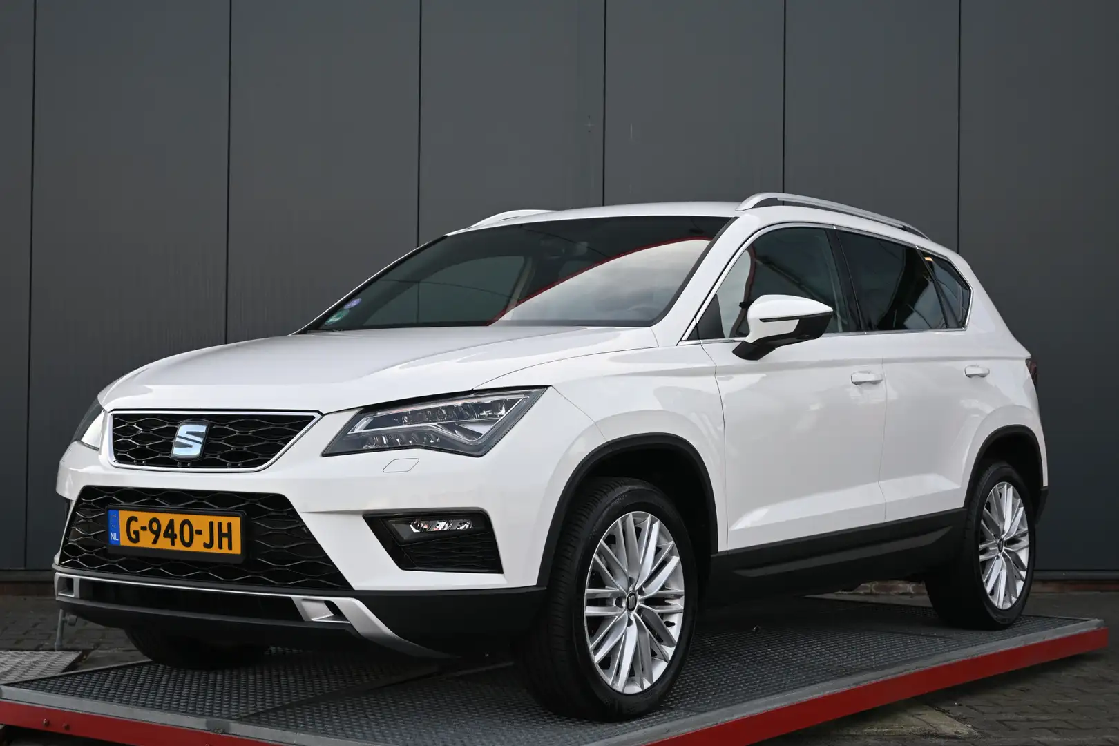 SEAT Ateca 1.4 EcoTSI Xcellence Business Intense trekhaak Blanc - 1
