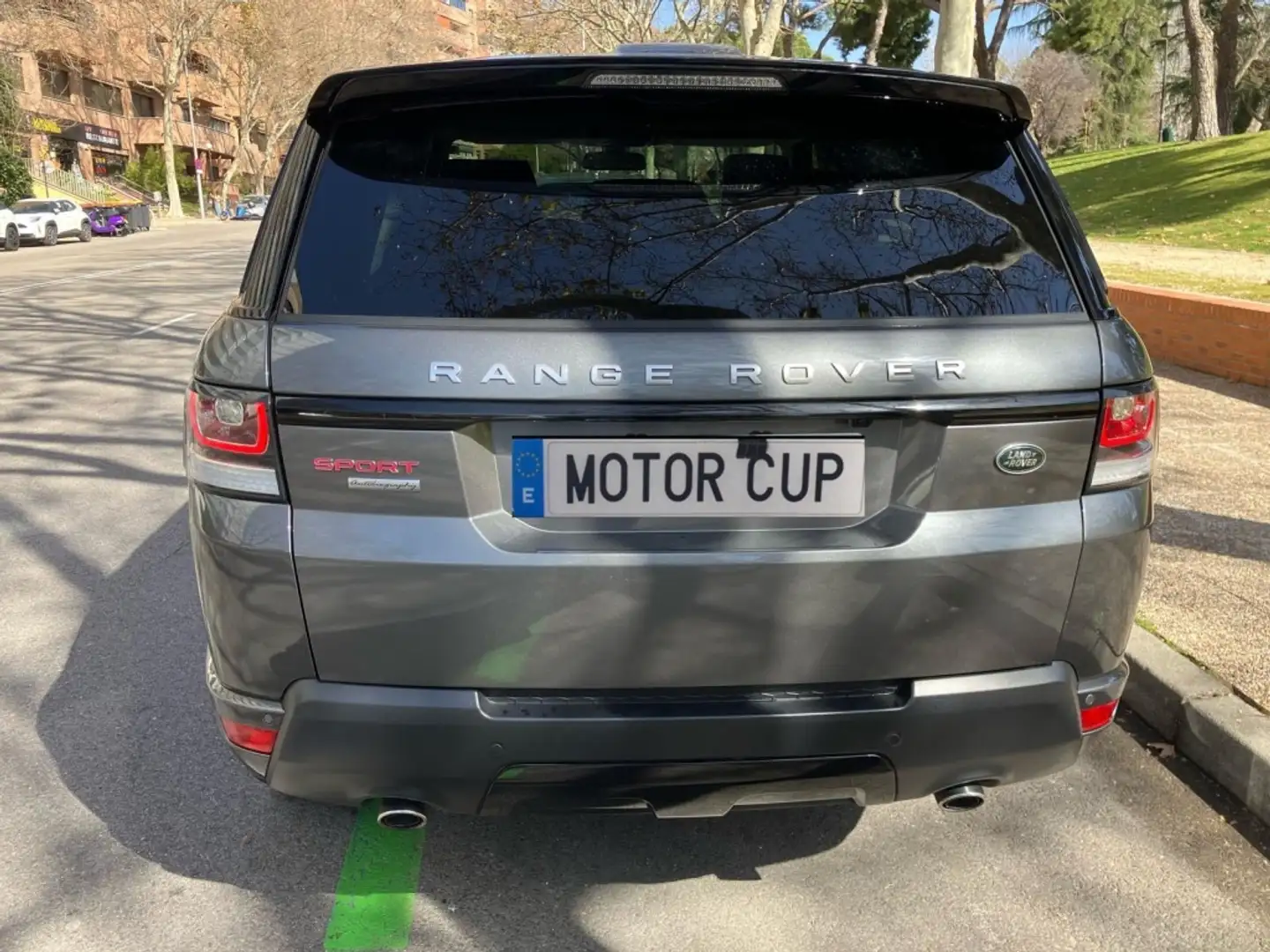 Land Rover Range Rover Sport 3.0SDV6 Autobiography 306 Aut. Grau - 2