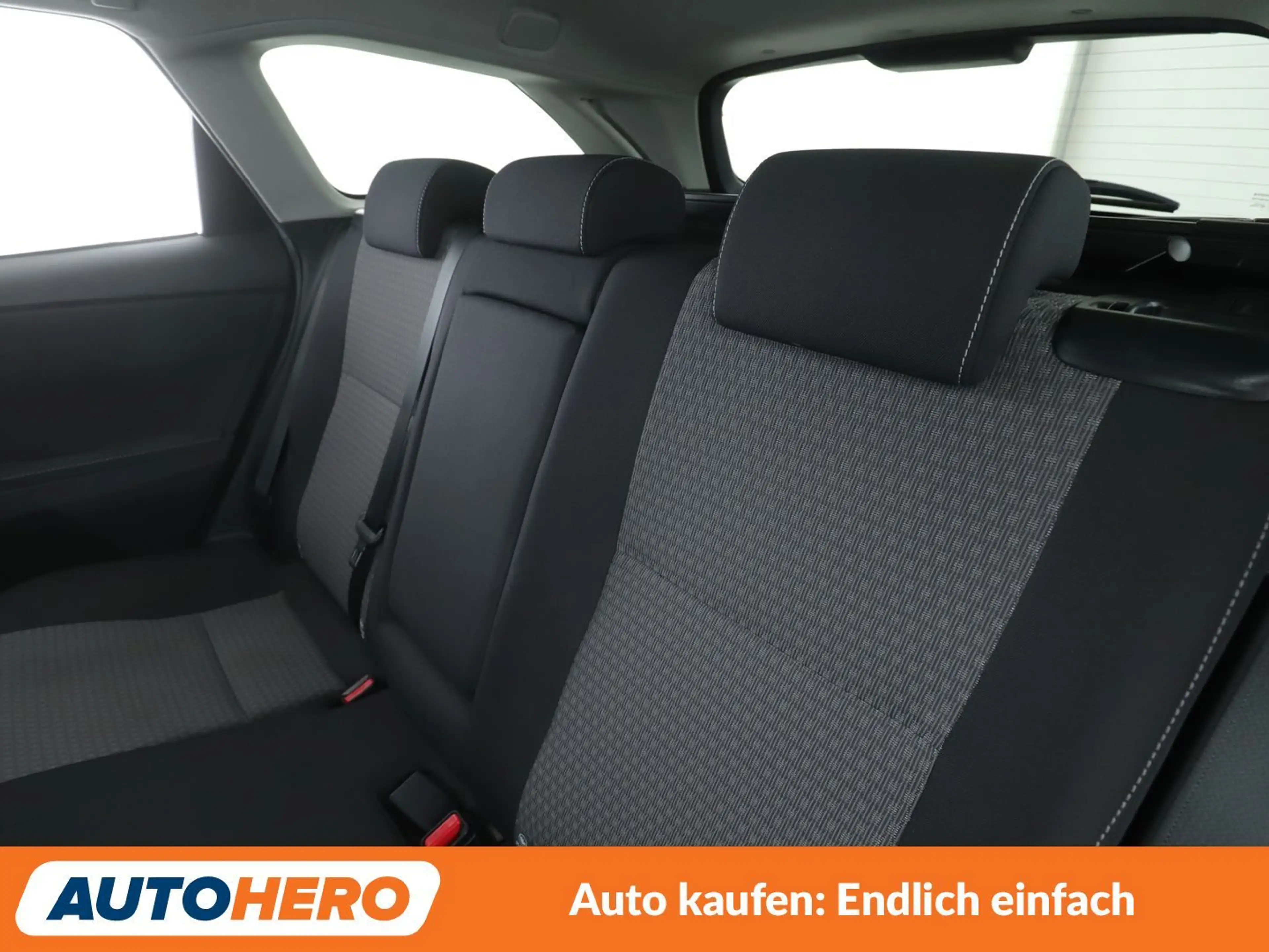 Toyota Auris 1.8 Hybrid Team D Aut.*TEMPO*CAM*PDC*SHZ*AHK*ALU* — photo 14