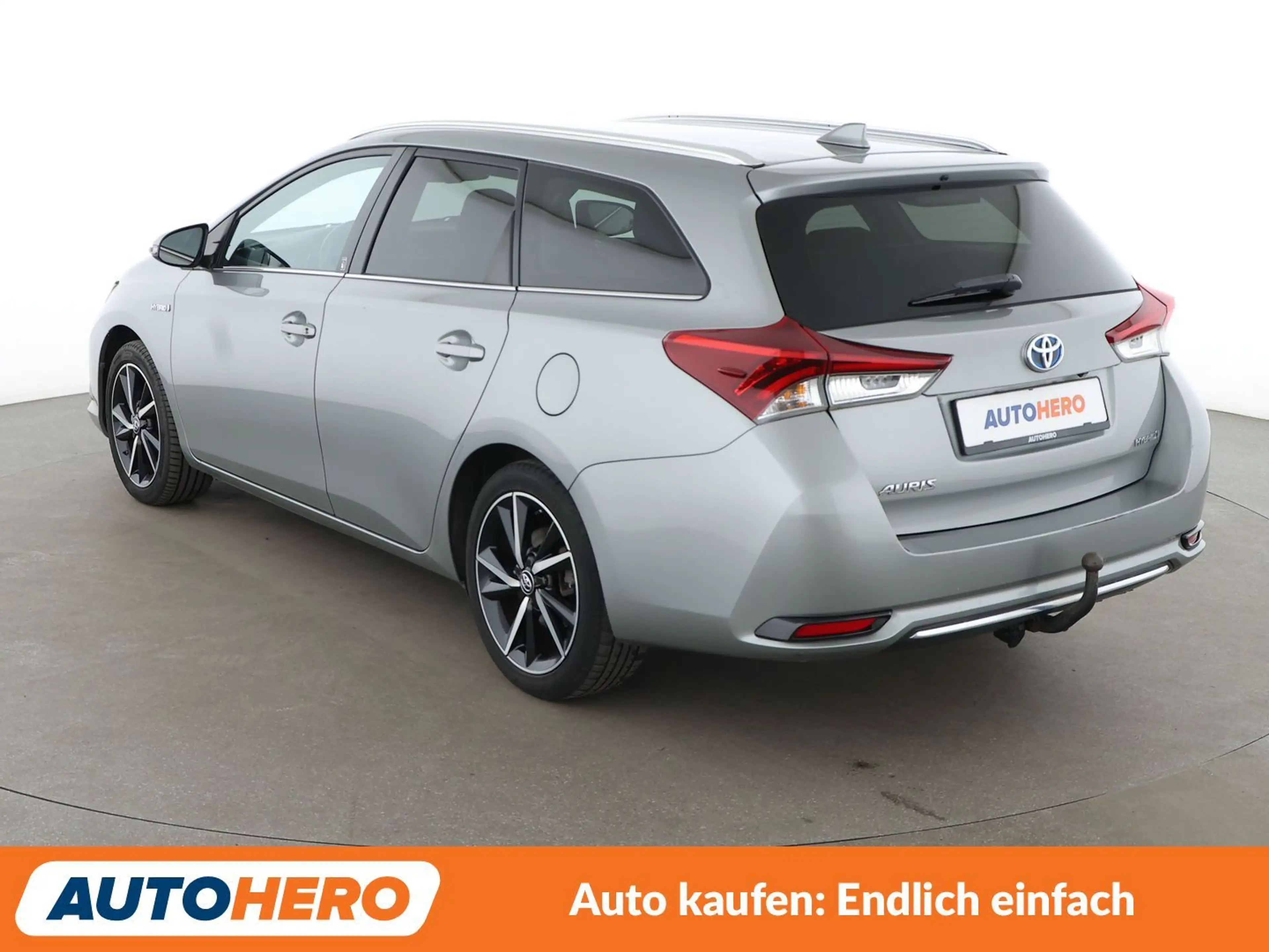 Toyota Auris 1.8 Hybrid Team D Aut.*TEMPO*CAM*PDC*SHZ*AHK*ALU* — photo 4