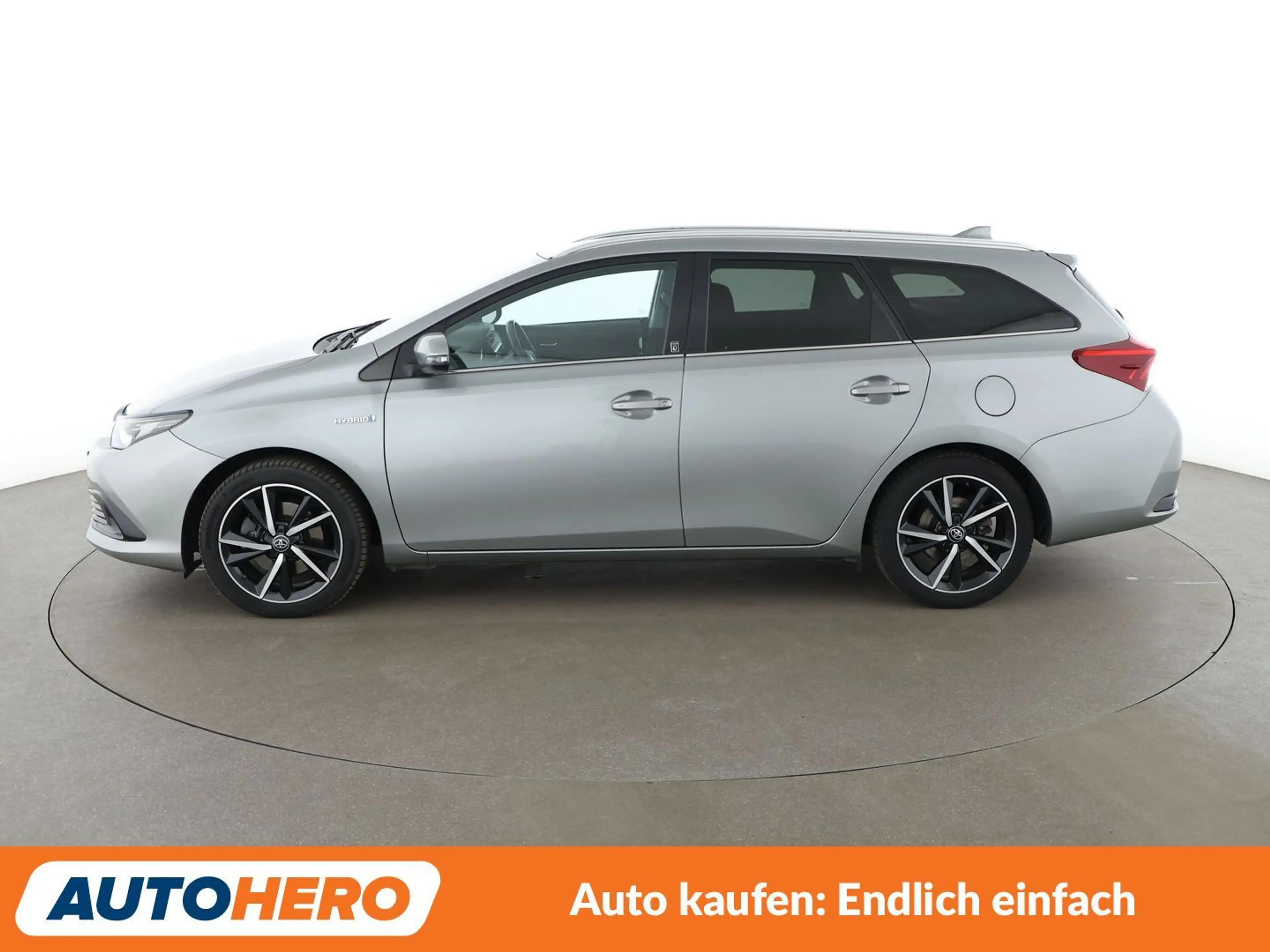 Toyota Auris 1.8 Hybrid Team D Aut.*TEMPO*CAM*PDC*SHZ*AHK*ALU* — photo 3