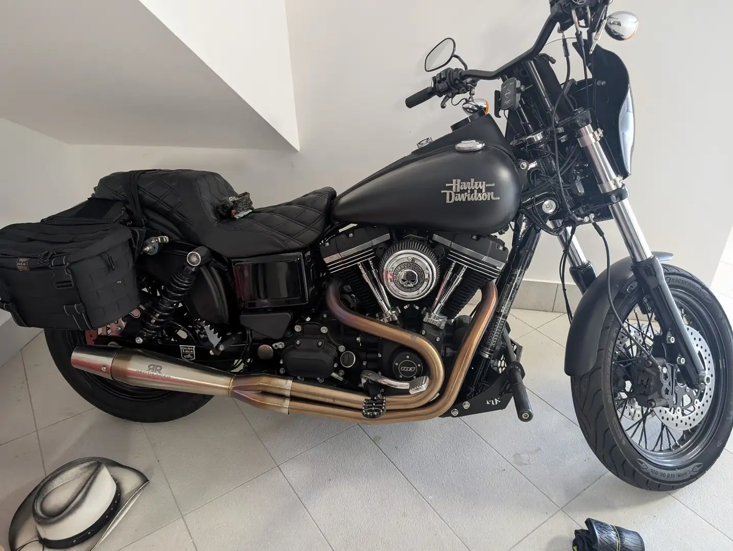 Harley-Davidson Dyna Street Bob 103 special ABS Negru - 1