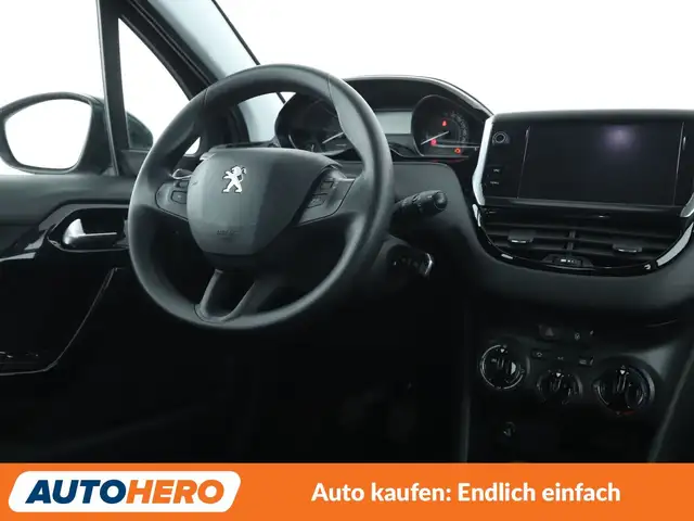 Peugeot 208 view 13